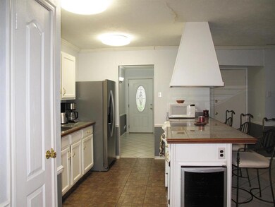 7105 Lancashire Dr, North Richland Hills, TX 76182 - photo 3