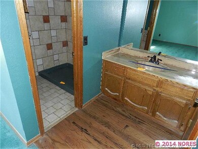 3801 S Poplar Ave, Broken Arrow, OK 74011 - photo 5