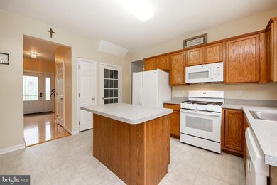 1026 Fallbrook Ln, Pottstown, PA 19464 - photo 7