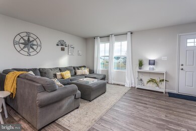 454 Switchgrass Ct, Bunker Hill, WV 25413 - photo 4