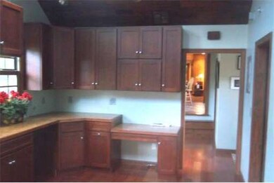 7 Gosnold St, Mattapoisett, MA 02739 - photo 4