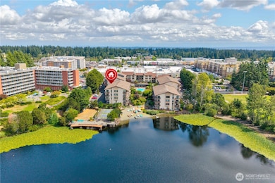 13229 Linden Ave N unit 402B, Seattle, WA 98133 - photo 2