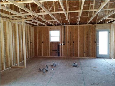 open view of kitchen & dining room area