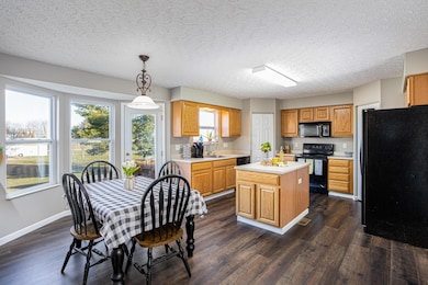 eat in kitchen