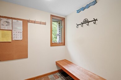 17 Pine Hill Ln unit 2, Lincoln, NH 03251 - photo 2