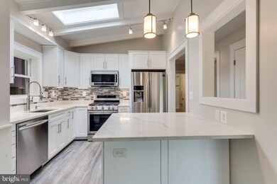 2908 Farmington Dr, Alexandria, VA 22303 - photo 7