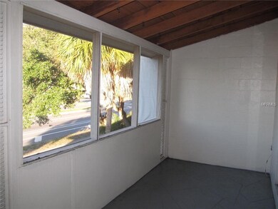 LARGE SCREENED PATIO