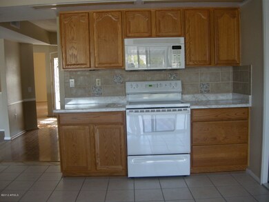 New Kitchen Cabinets & Appliances
