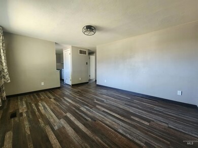 209 W 25th St, Burley, ID 83318 - photo 6