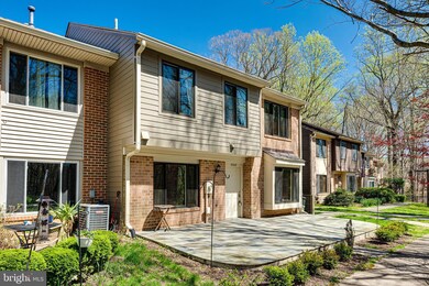 10842 Whiterim Dr, Potomac, MD 20854 - photo 2