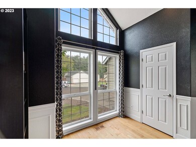 426 SW 18th St, Troutdale, OR 97060 - photo 4