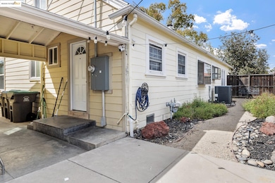 328 W Walnut St, Stockton, CA 95204 - photo 3