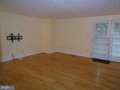 2504 Log Mill Ct, Crofton, MD 21114 - photo 6