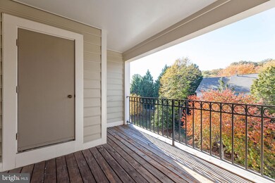 Quaker Hill Community unit 427, Alexandria, VA 22314 - photo 2