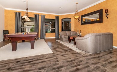 007_Family Room