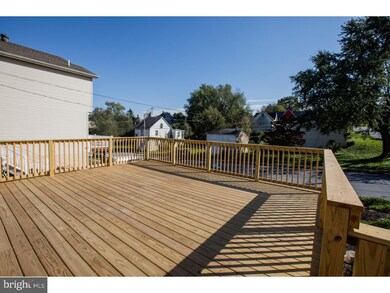 135 Poplar St, Spring City, PA 19475 - photo 5