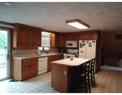 187 Broadway Rd, Dracut, MA 01826 - photo 3