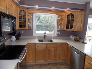 22 Wagon Wheel Ln, Schenectady, NY 12302 - photo 2