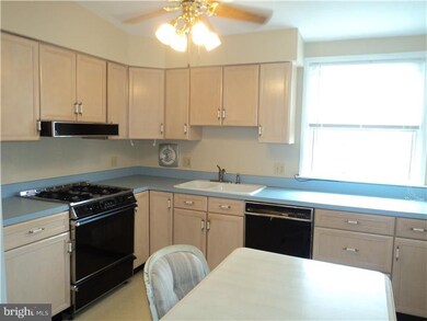 188 Dimarco Dr, Philadelphia, PA 19154 - photo 6