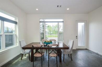 312 E 36th St, Houston, TX 77018 - photo 4