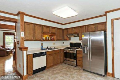 8608 Pine Meadows Dr, Odenton, MD 21113 - photo 7