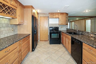 603 Blue Ridge Dr, Medford, NY 11763 - photo 5