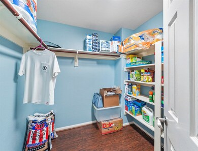 9111 Delmont Park Ln, Houston, TX 77075 - photo 6