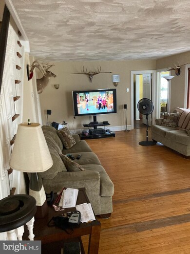 27 E Providence Rd, Lansdowne, PA 19050 - photo 2