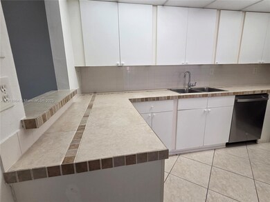 7034 SW 114th Place unit H51, Miami, FL 33173 - photo 3