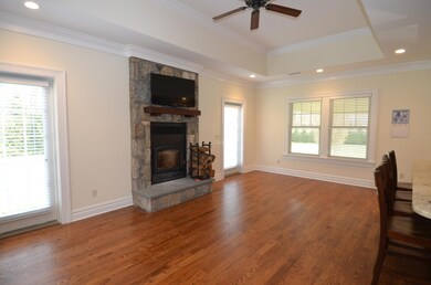 10 Sherwood Ave, Greenwich, CT 06831 - photo 5