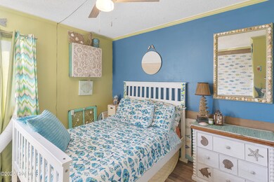 Topsail Reef 369 MLS-14