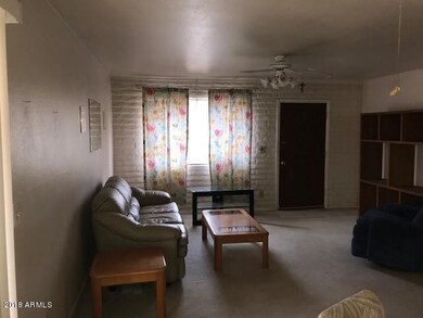 10933 great room 3