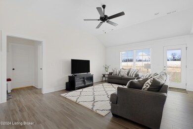 5541 Limestone Creek Dr, Charlestown, IN 47111 - photo 4