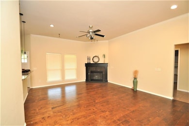 7126 Cherokee Ct, Warr Acres, OK 73132 - photo 2