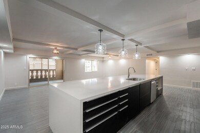 17-web-or-mls-Camelback-17