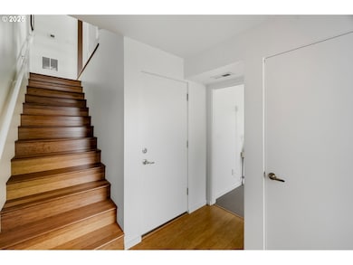 1102 NE Tillamook St unit 5, Portland, OR 97212 - photo 3