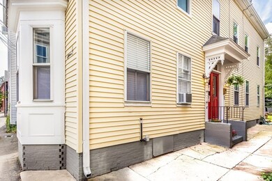 15 1/2 Williams St unit 2, Salem, MA 01970 - photo 3