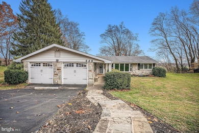 541 Cardinal Dr, Dresher, PA 19025 - photo 2