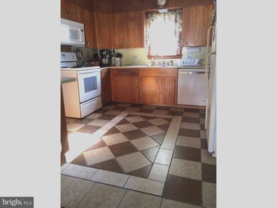 131 W Chestnut St, Clayton, NJ 08312 - photo 6