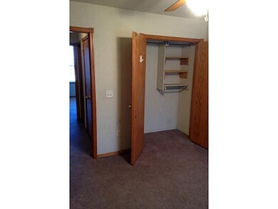Bedroom. Closet
