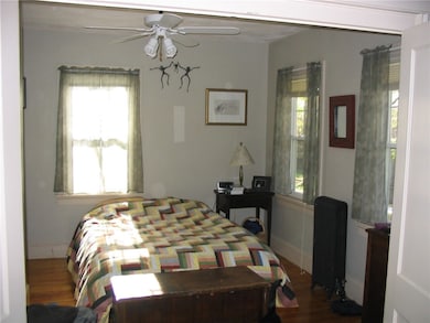 114 Progress St unit 1st floor, Pawtucket, RI 02860 - photo 5