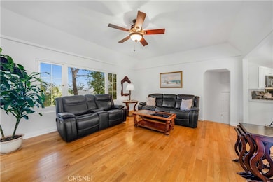 4924 Alatar Dr, Woodland Hills, CA 91364 - photo 5