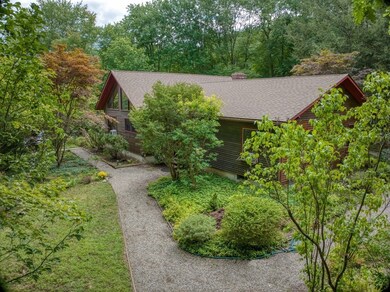 144 Maplewood Cir, Amherst, MA 01002 - photo 3