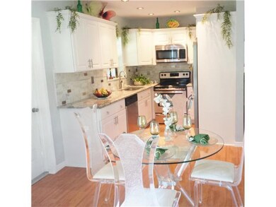 Den/Family/Great Room. Beautiful wood laminate flo