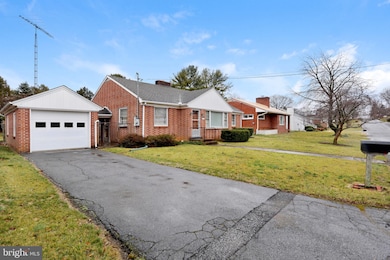 12039 Belvedere Rd, Hagerstown, MD 21742 - photo 3