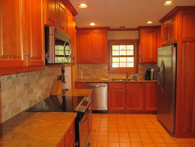 2211 Oak Hill Dr, Canadensis, PA 18325 - photo 7