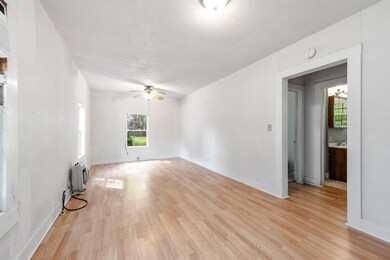 206 E Southland Ave, Alvin, TX 77511 - photo 5