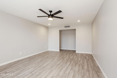 004-photo-living-room-14486278