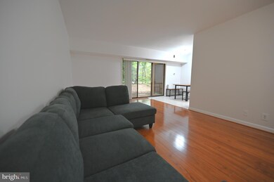 2237 Castle Rock Square unit 1B, Reston, VA 20191 - photo 4