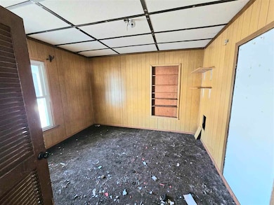 143 E School St, Anderson, IN 46012 - photo 4